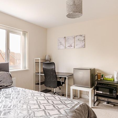 Large Double Room & Private Ensuite Bathroom, Badbury Park, Swindon, Near Great Western Hospital Экстерьер фото