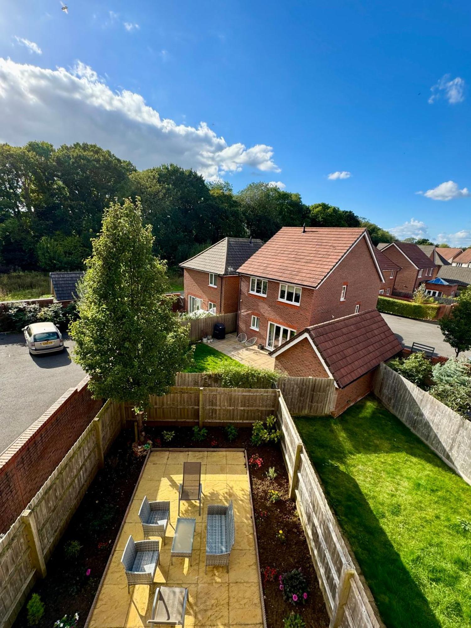 Large Double Room & Private Ensuite Bathroom, Badbury Park, Swindon, Near Great Western Hospital Экстерьер фото